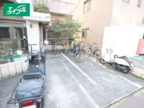 バイク置き場