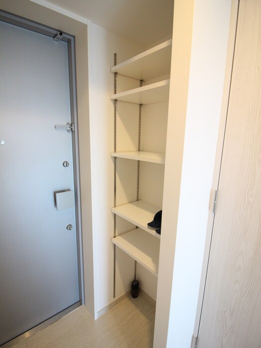 物件内観写真9　(靴箱)