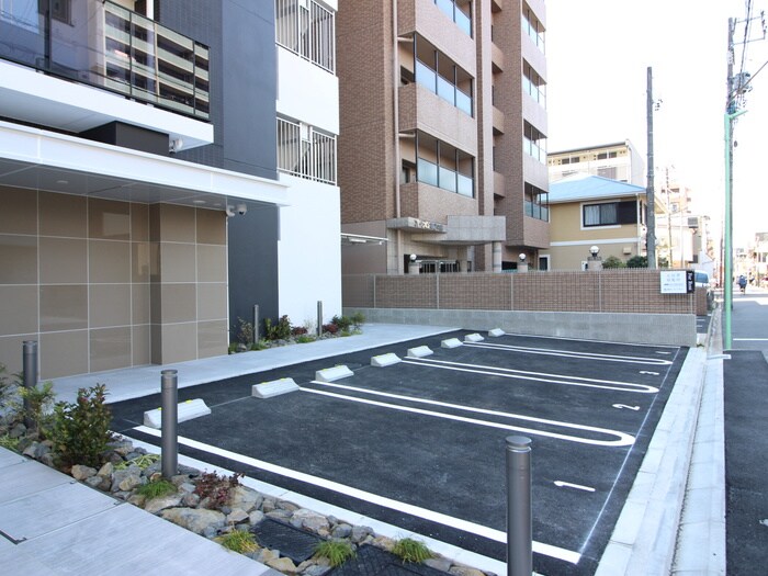 物件外観写真4　(駐車場)