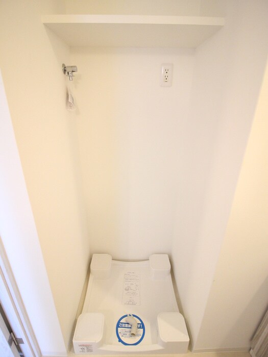 物件内観写真11　(洗濯機置場)