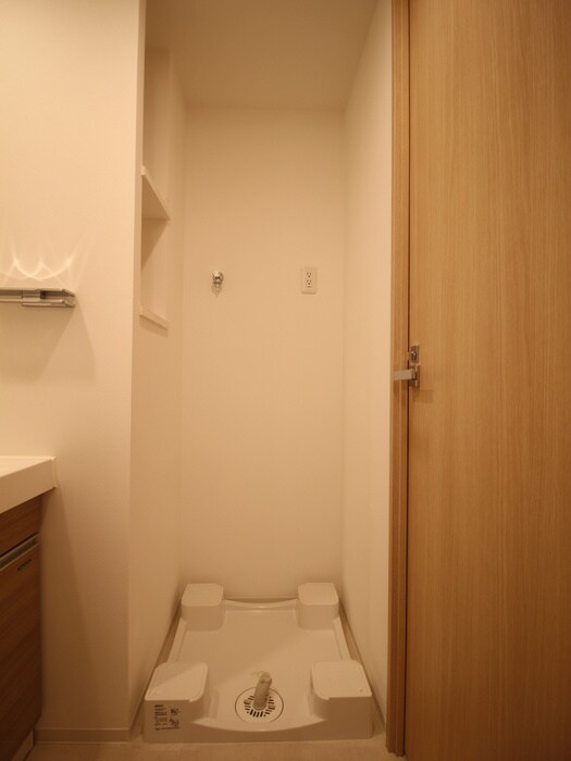 物件内観写真12　(洗濯機置場)