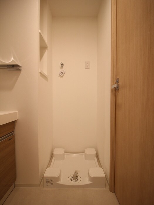 物件内観写真13　(洗濯機置場)