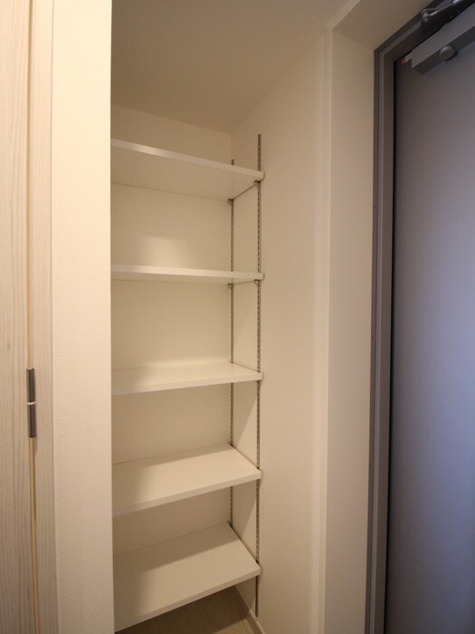 物件内観写真18　(収納)