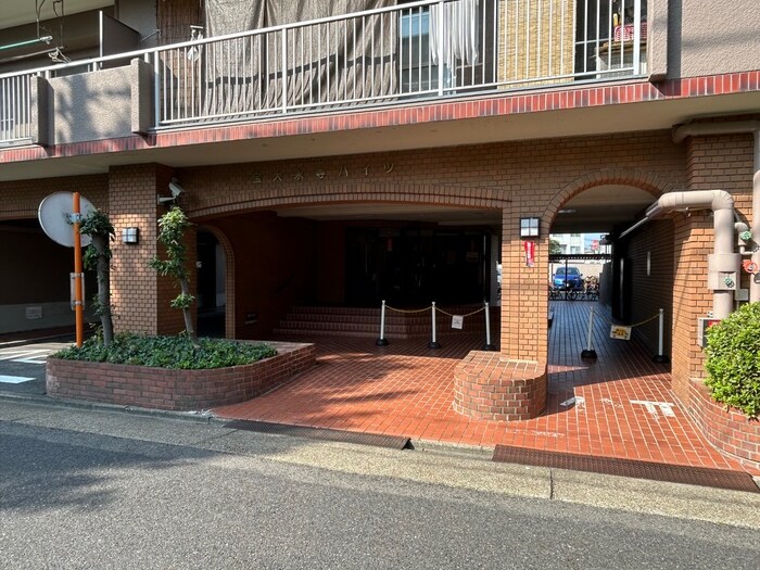 物件外観写真4　(エントランス部分)