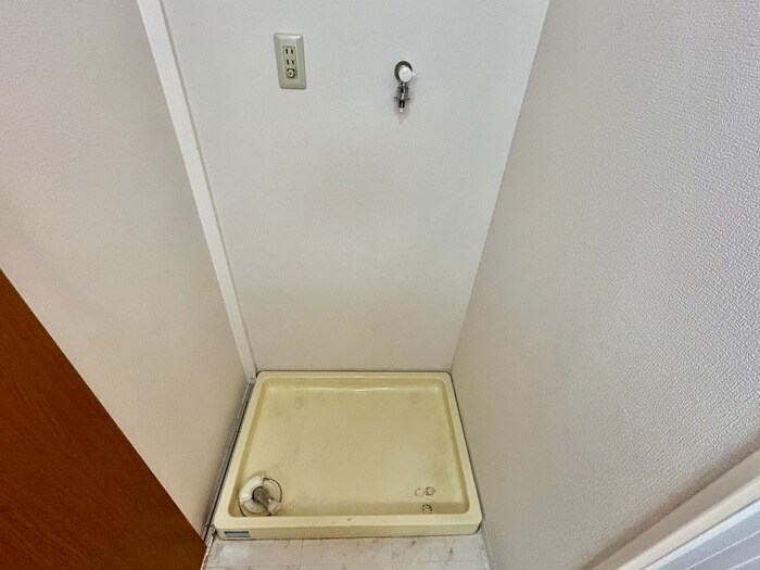 物件内観写真18　(洗濯機置場)