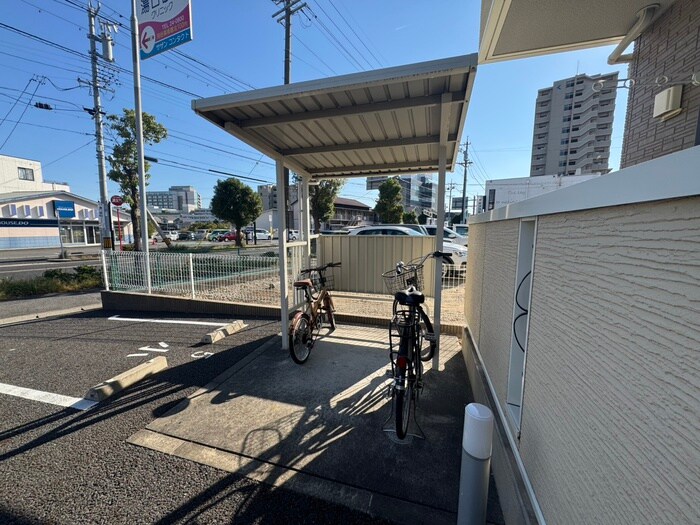 物件外観写真5　(駐輪場)
