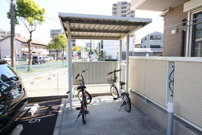 物件外観写真5　(駐輪場)