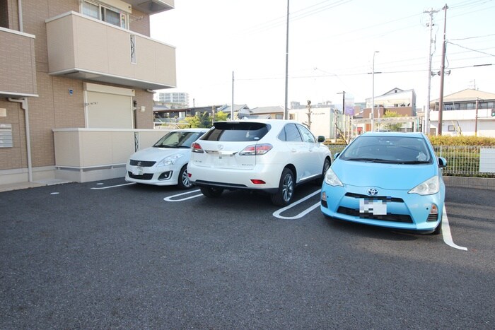 物件外観写真6　(駐車場)