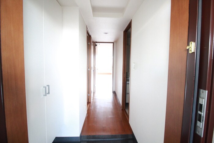 物件内観写真15　(廊下)