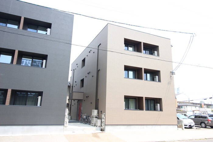 物件外観写真2　(外観写真)