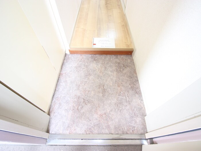 物件内観写真18　(玄関)