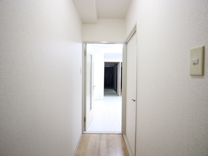 物件内観写真20　(廊下)
