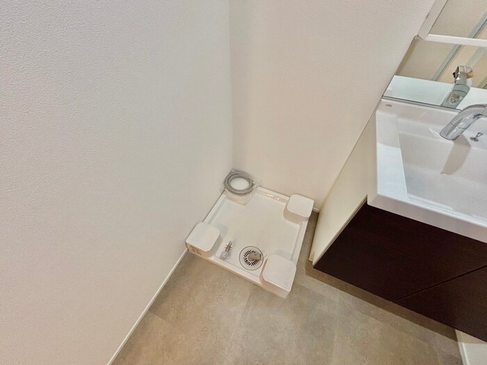 物件内観写真17　(洗濯機置場)