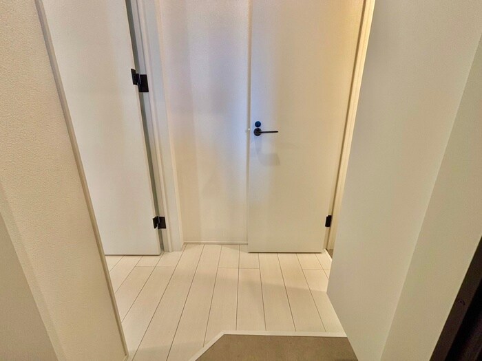 物件内観写真18　(玄関)
