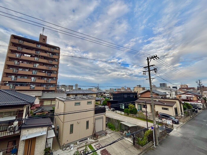 物件内観写真22　(室内からの展望)