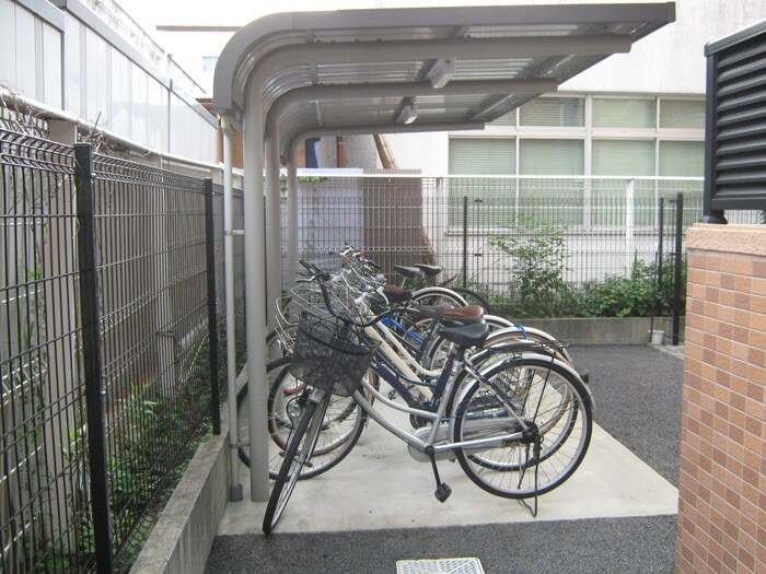 物件外観写真3　(駐輪場)