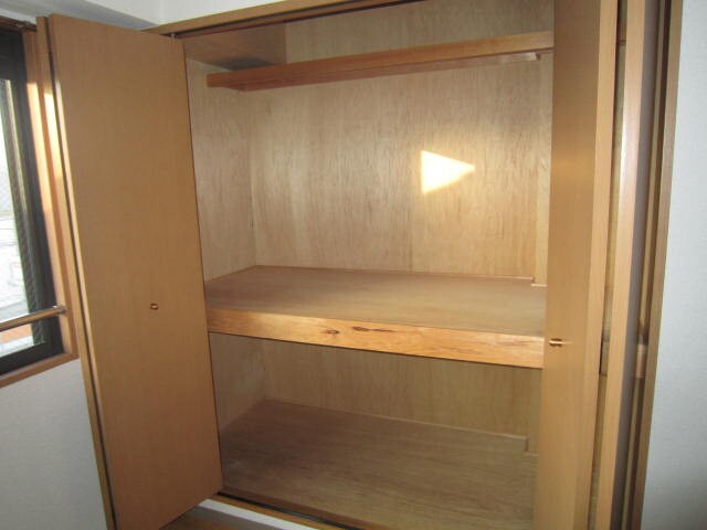 物件内観写真12　(収納)