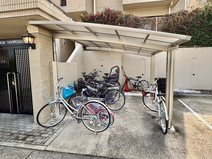 物件外観写真3　(駐輪場)