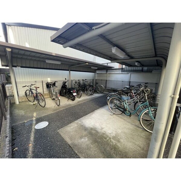 物件外観写真3　(駐車場)