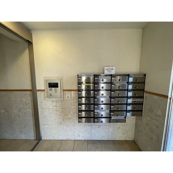 物件外観写真4　(建物設備)