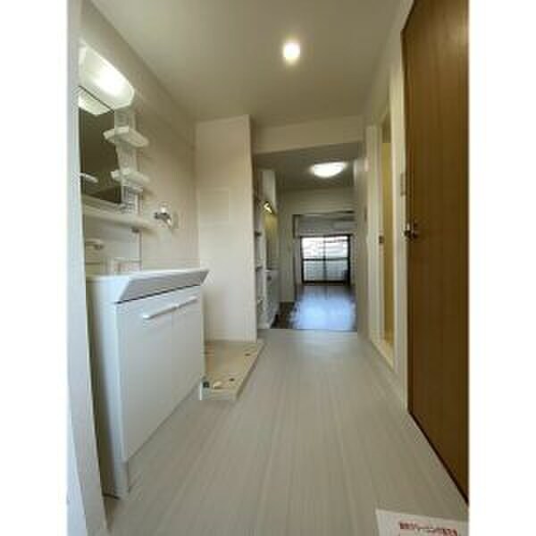 物件内観写真14　(廊下)