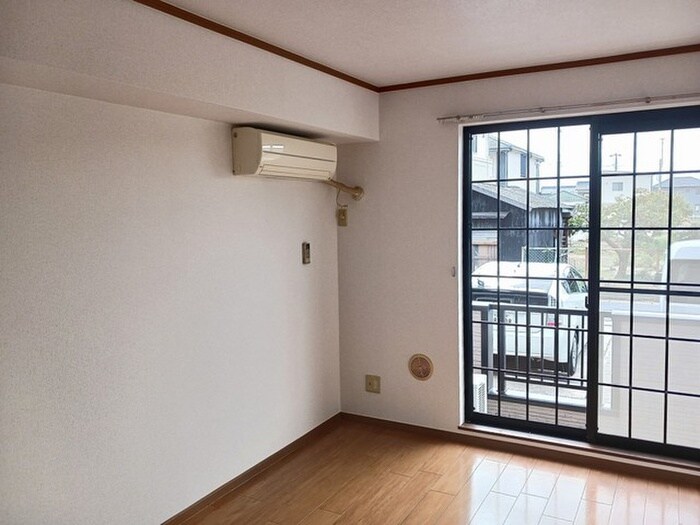 物件内観写真10　(居室)