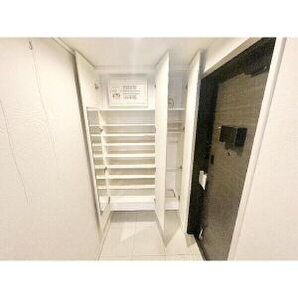 物件内観写真11　(収納)