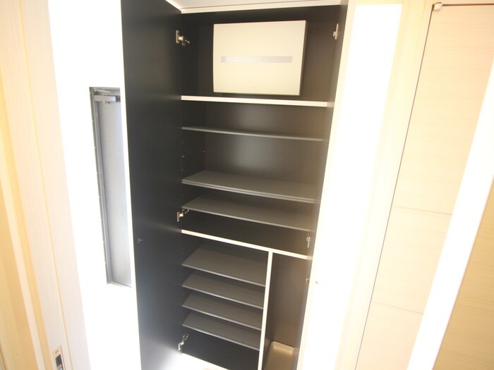 物件内観写真11　(靴箱)