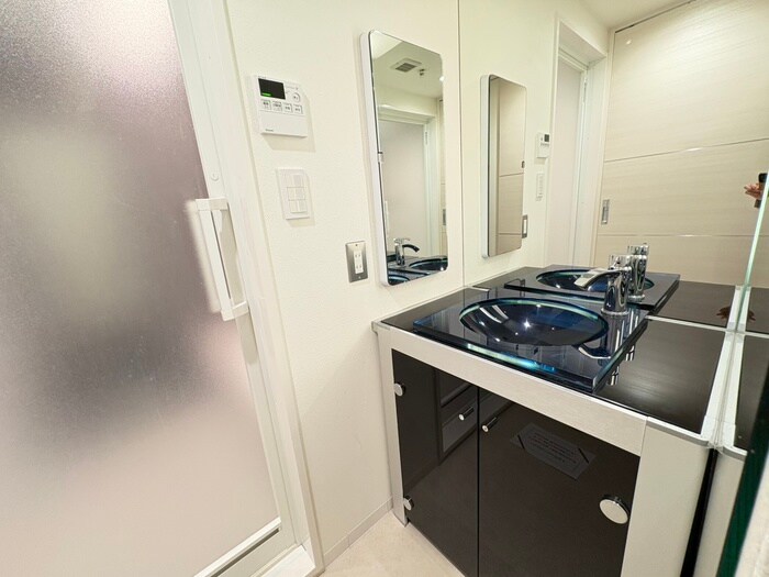 物件内観写真12　(洗面)