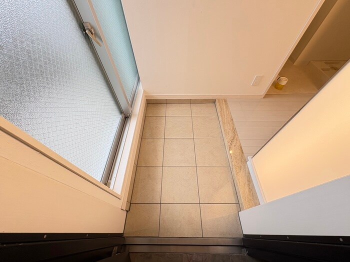 物件内観写真14　(玄関)