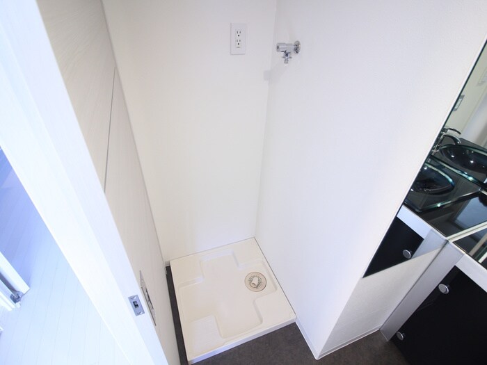 物件内観写真18　(洗濯機置場)