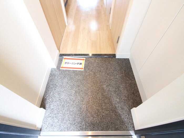 物件内観写真19　(玄関)