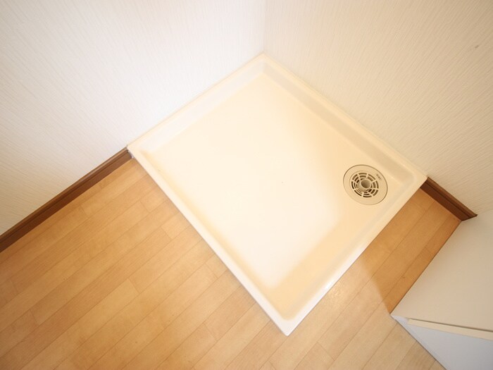 物件内観写真10　(洗濯機置場)