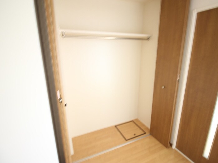 物件内観写真16　(収納)