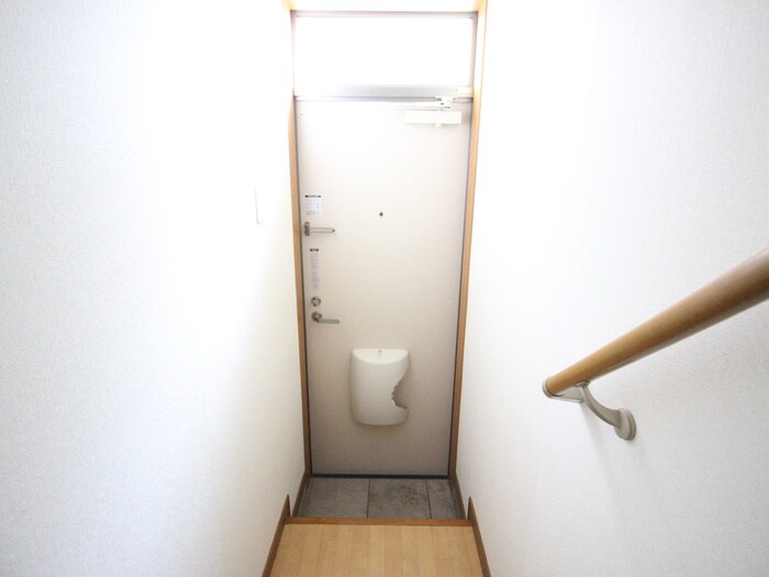 物件内観写真16　(玄関)