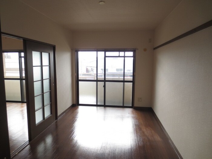 物件内観写真9　(居室)