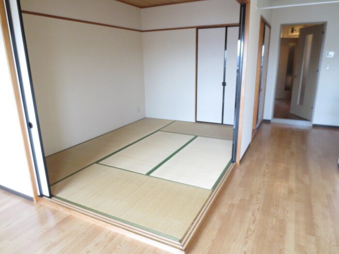 物件内観写真8　(居室)