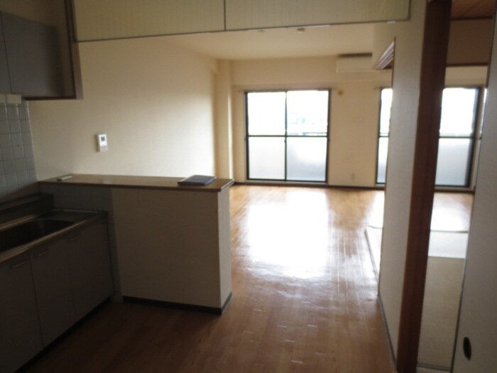 物件内観写真9　(居室)