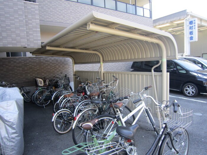 物件外観写真4　(駐輪場)