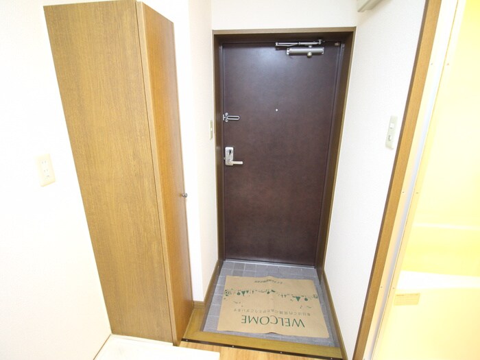 物件内観写真15　(玄関)