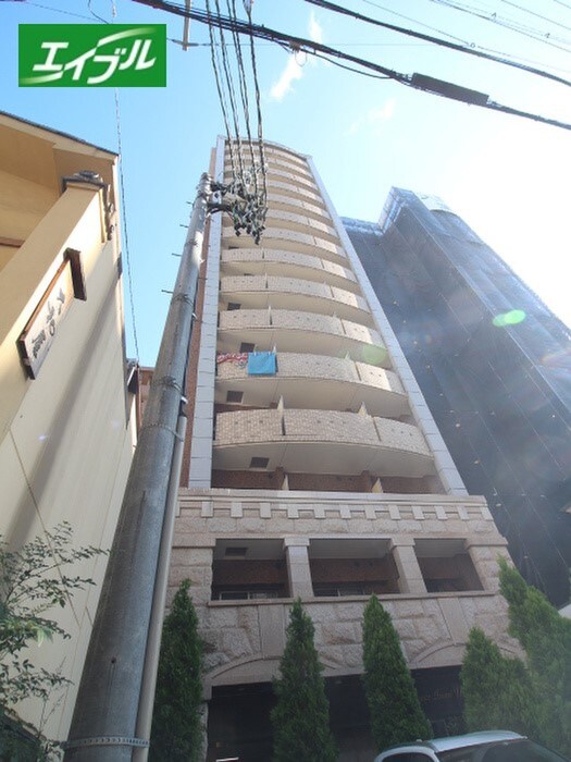 物件外観写真1　(駐車場)