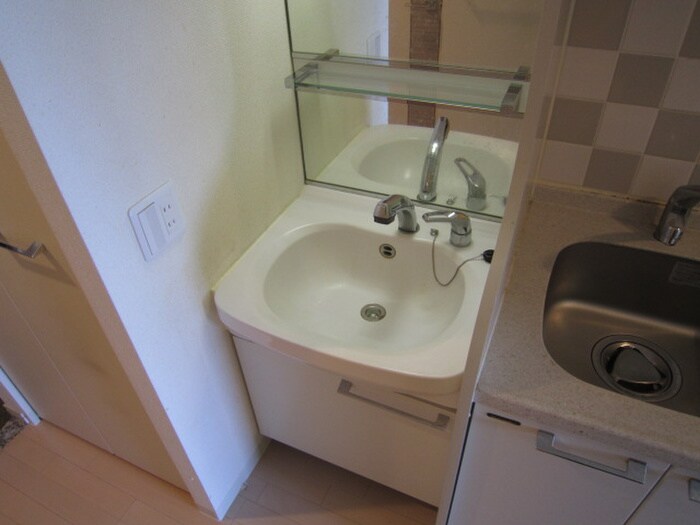 物件内観写真11　(洗面)
