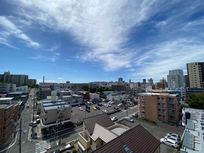 物件内観写真16　(室内からの展望)