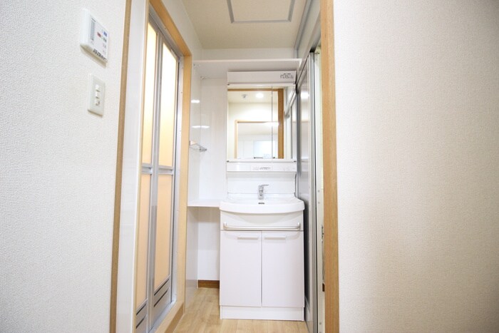 物件内観写真8　(洗面)