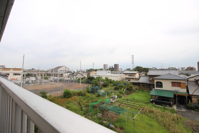 物件内観写真16　(室内からの展望)