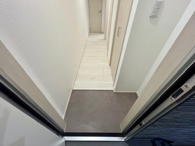 物件内観写真7　(玄関)