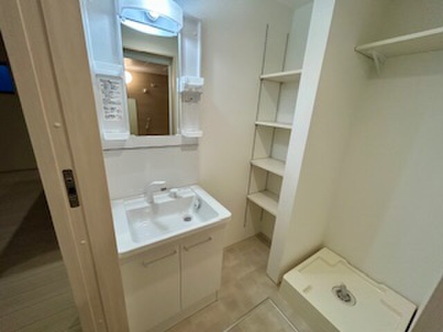 物件内観写真11　(洗面)