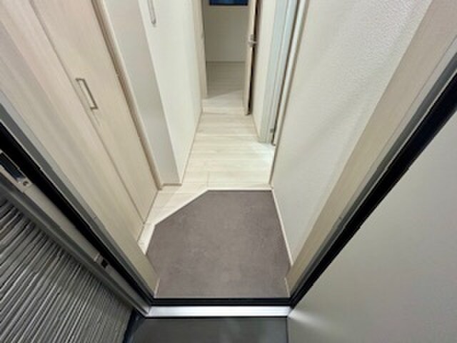 物件内観写真14　(玄関)