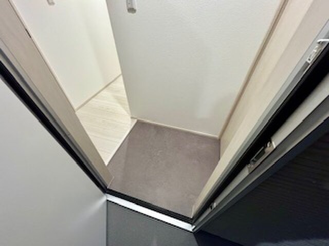 物件内観写真14　(玄関)