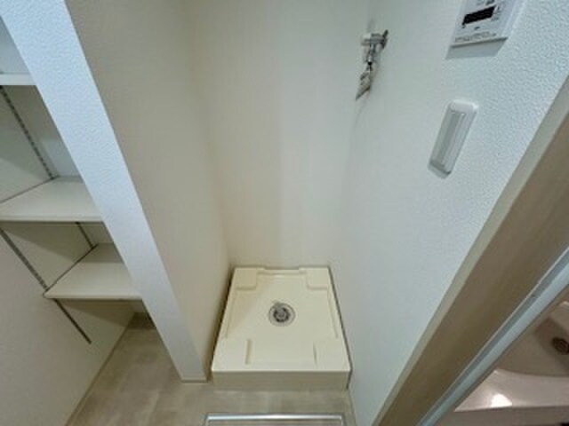 物件内観写真17　(洗濯機置場)